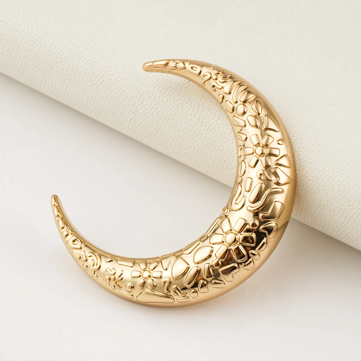 fashion design moon shape metal logo for handbags