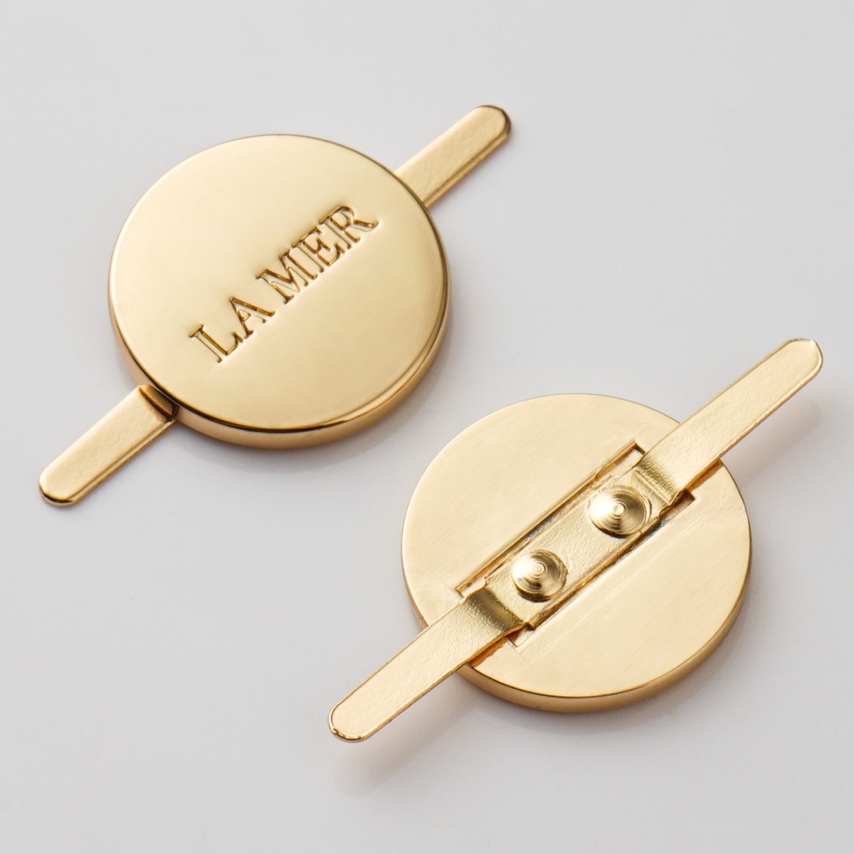 round gold metal logo tag with claws for bags
