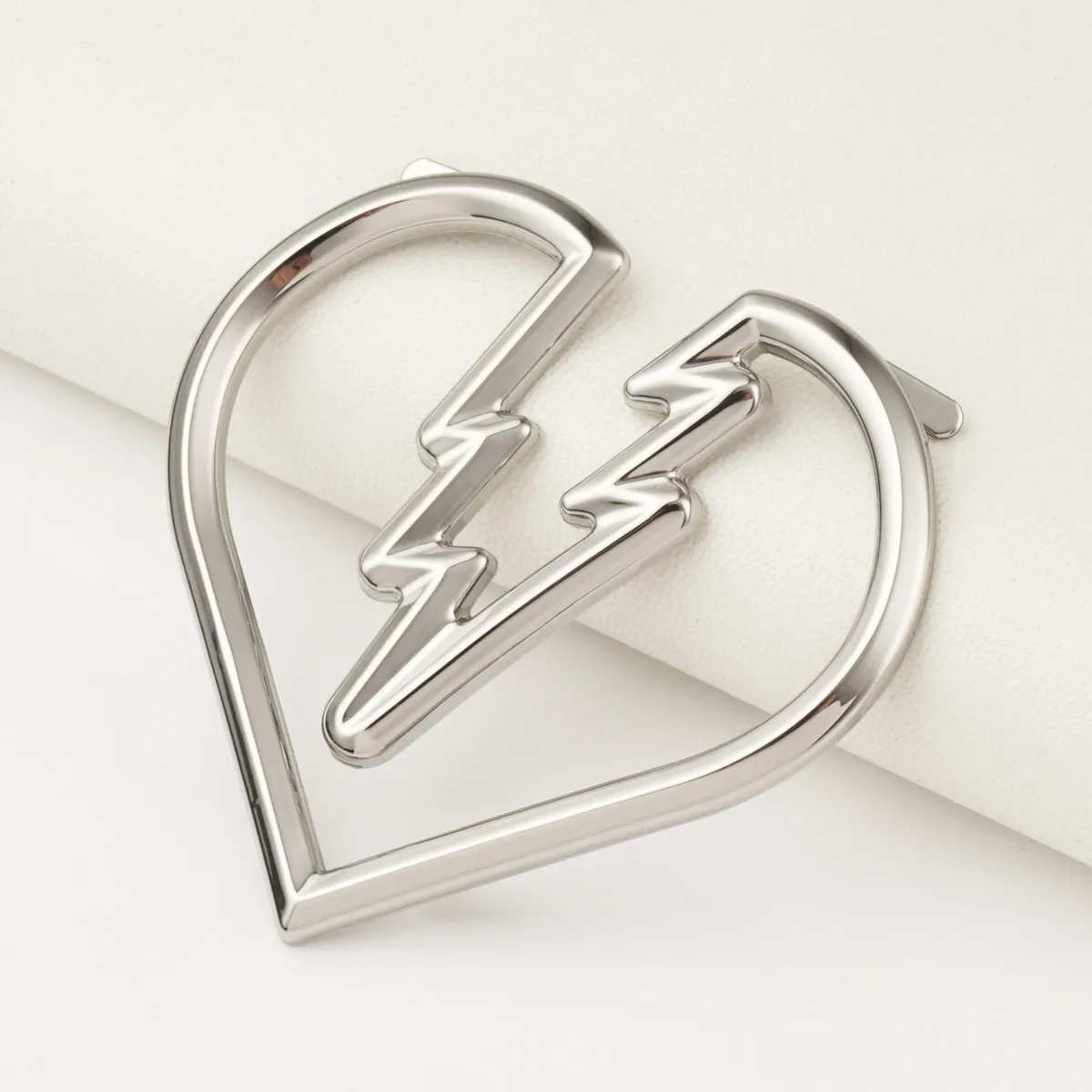 silver heart shape metal tag with claws for handbags