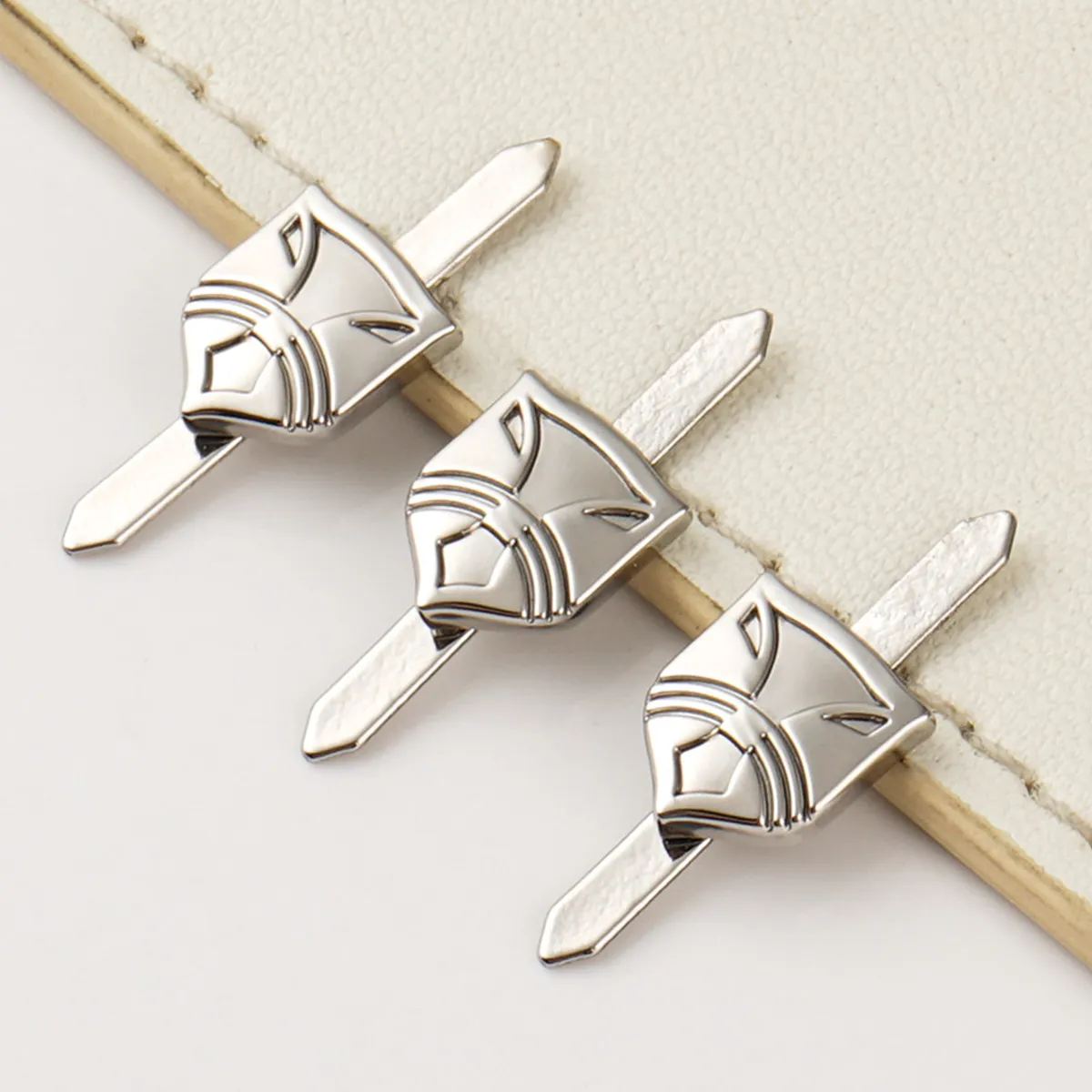 small metal logo tag for purses shoes hats