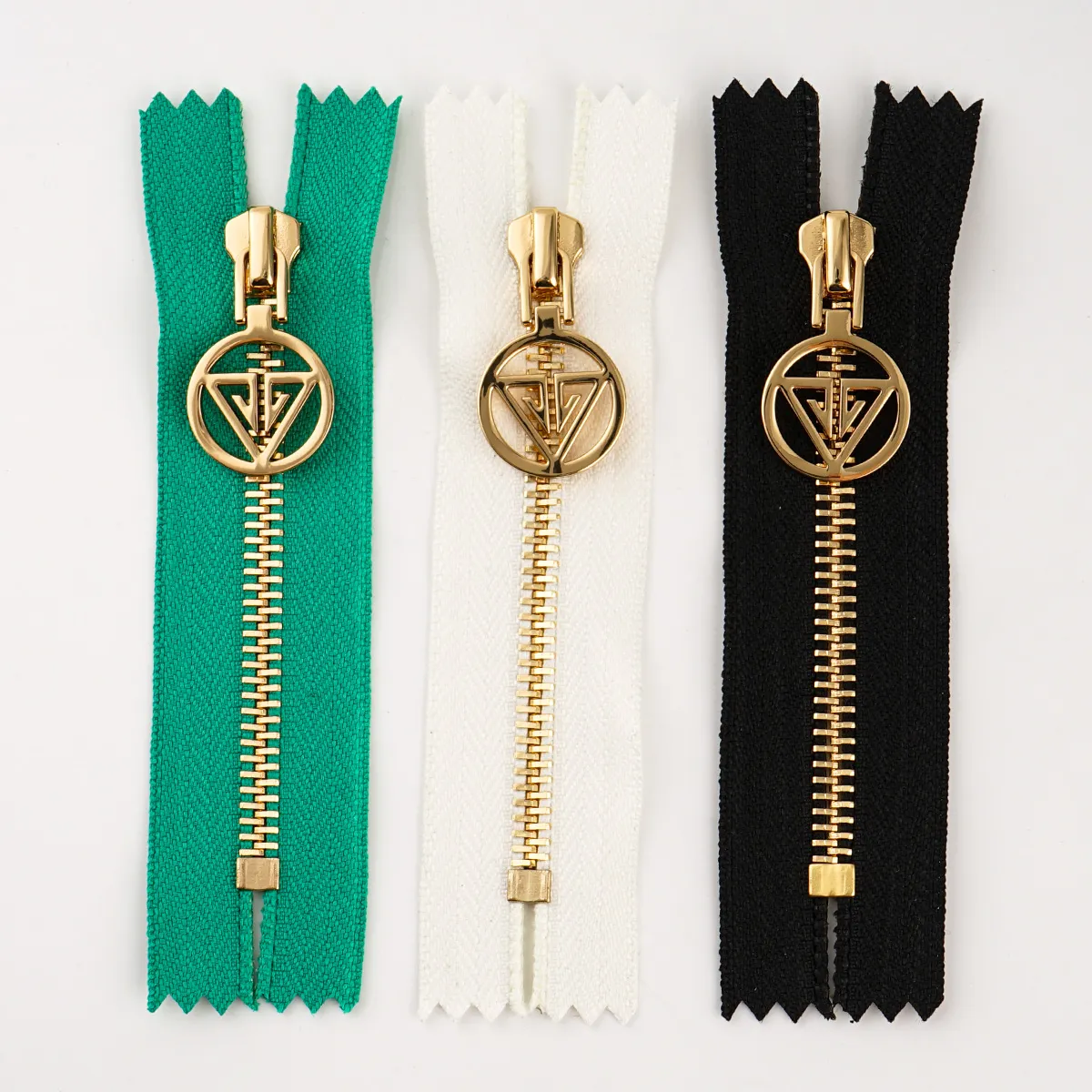 customize gold 5# metal zipper with puller for clothes