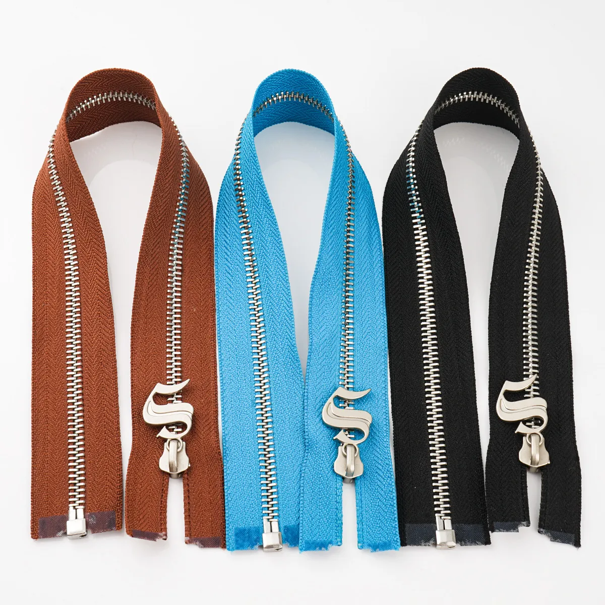 customize silver 5# metal zipper with pull for clothes
