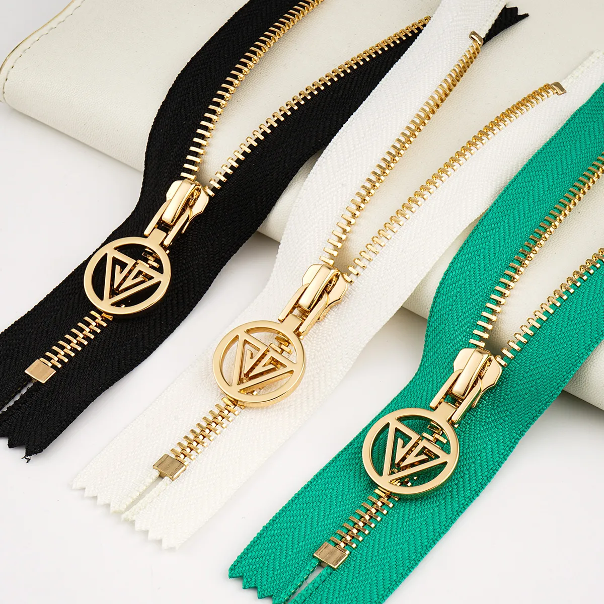 high quality customize metal zippers 5# for garment